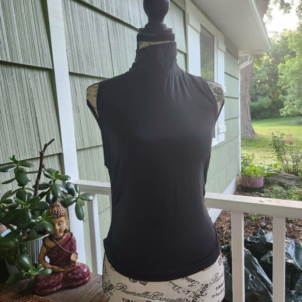 Lululemon Black Top, Medium, High Neck, Sleeveless, Ruched sides, can be crop - Picture 2 of 5